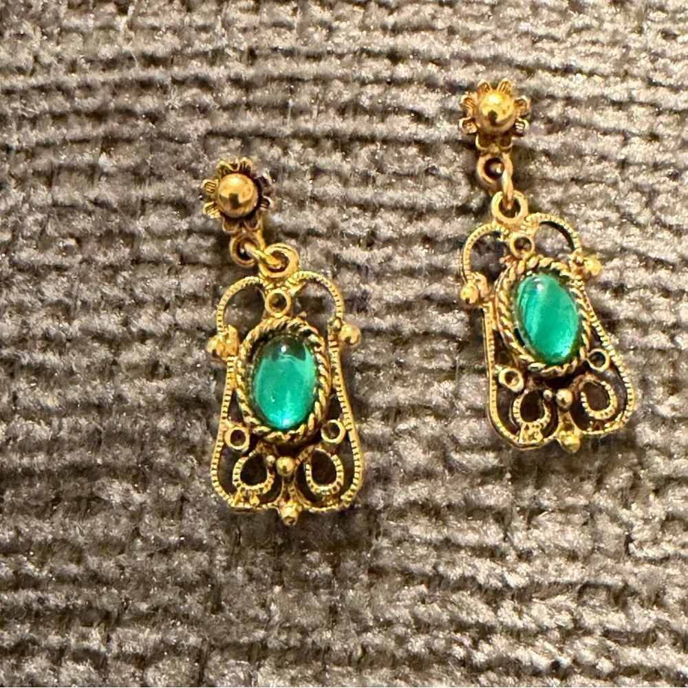 Elegant Gold and Green Earrings